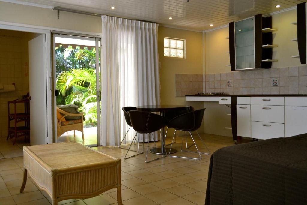 Bananas Apartments Adults Only Palm Beach Pokoj fotografie